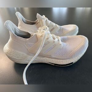 Women’s Adidas Ultraboost Running Sneaker Size 6.5